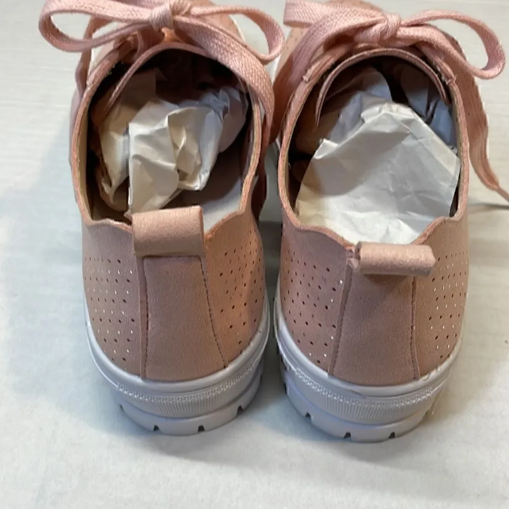 Patrizia by Spring step women’s casual ties shoe. Pastel pink. Size 6